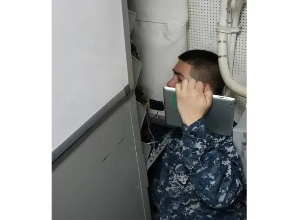 navy-oscilloscope.webp